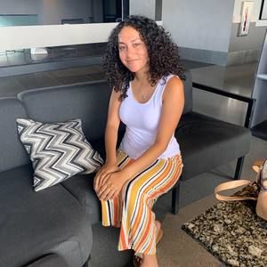 Meet your Posher, Elisa